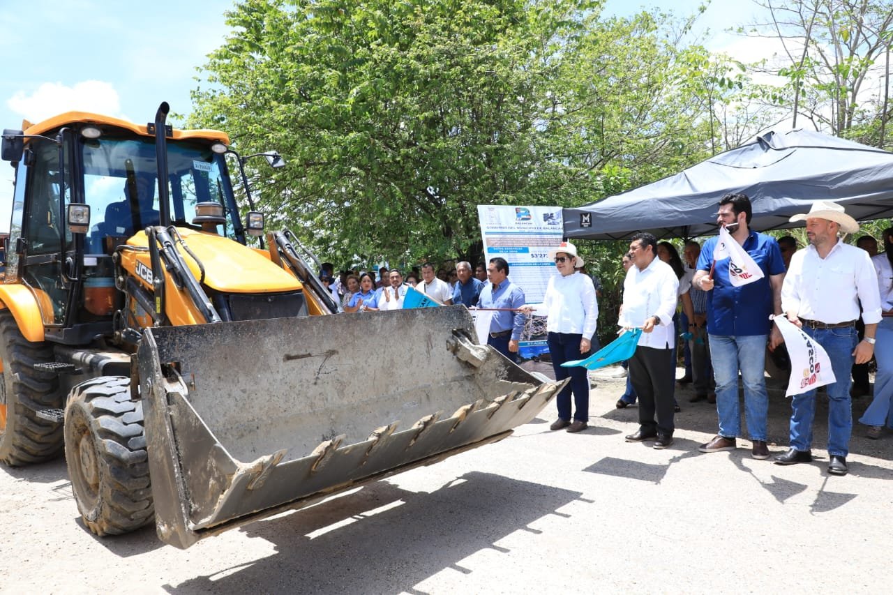 Avanza pavimentación y obras públicas en Balancán con inversión histórica