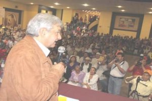 Está harto el pueblo de los partidos de la mafia del poder, y no votaran en el 2012 ni por el PRI ni por el PAN: Obrador