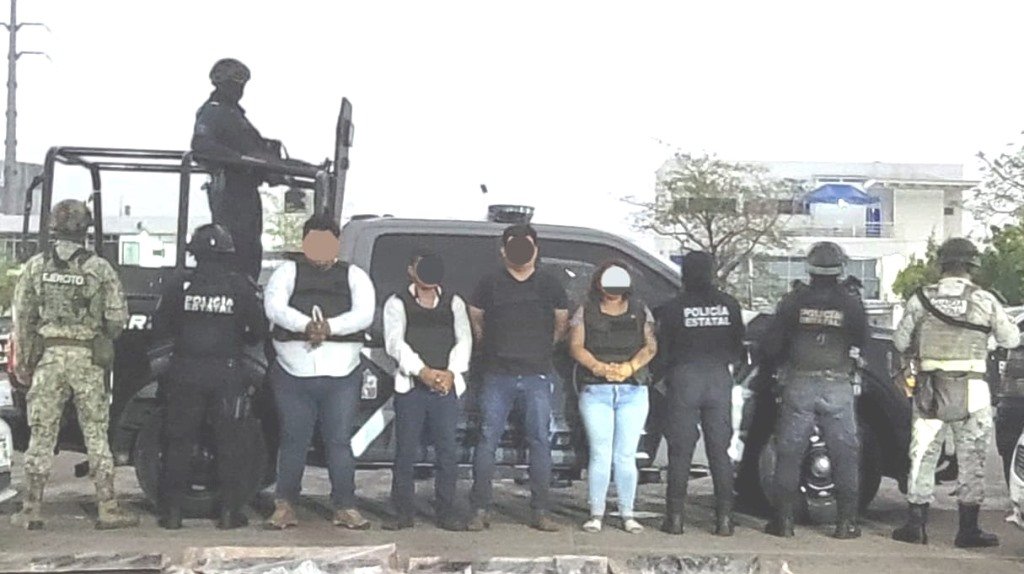 Detiene FIRT Olmeca a 4 presuntos distribuidores de drogas en Centro