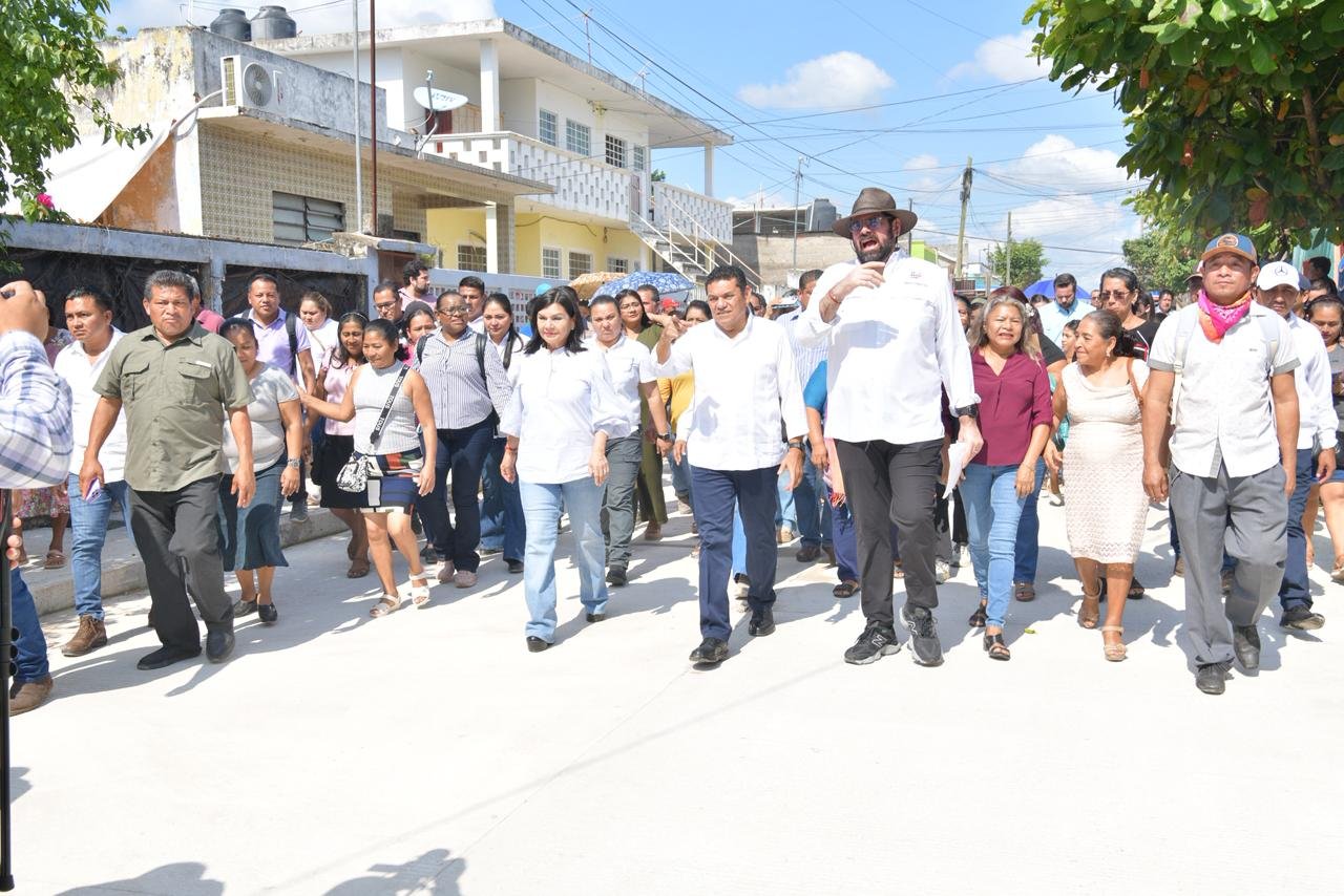 Javier May supervisa obras de infraestructura en Centro