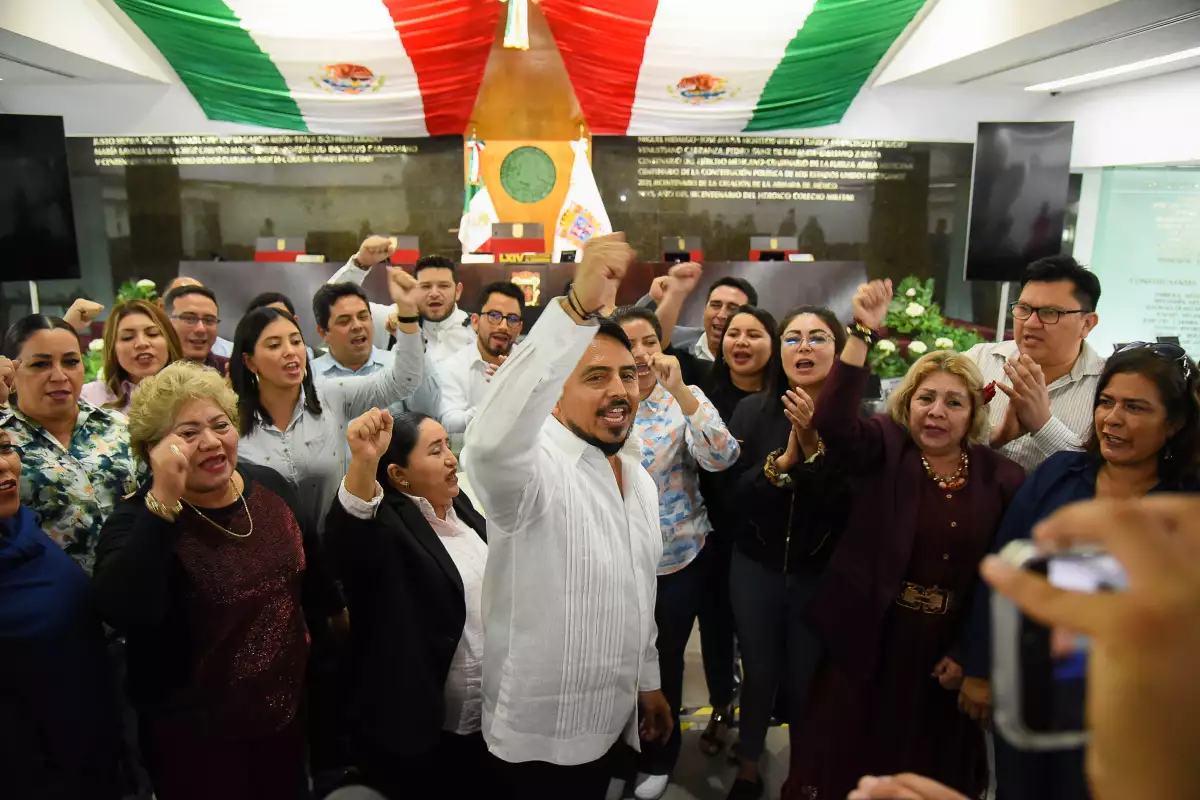 Morena se fractura en Campeche por deuda y fuero