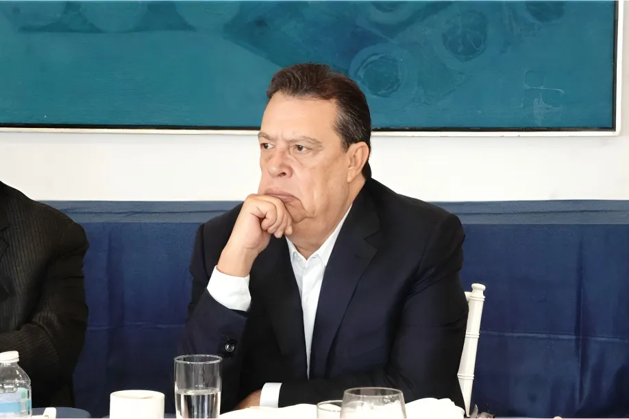 Despacho Barradas abandona defensa de Ángel Aguirre; familia busca nuevos abogados