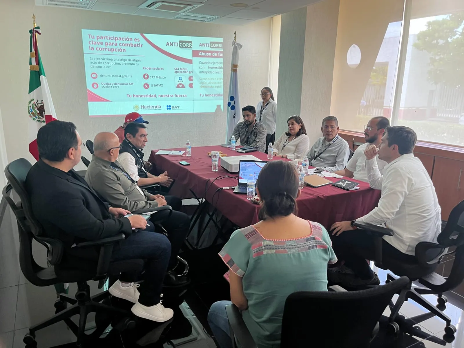 Oficina móvil del SAT llevó trámites fiscales al sur de Yucatán