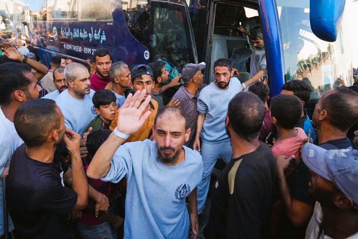 Palestinos liberados denuncian torturas extremas en cárceles israelíes tras canje de rehenes