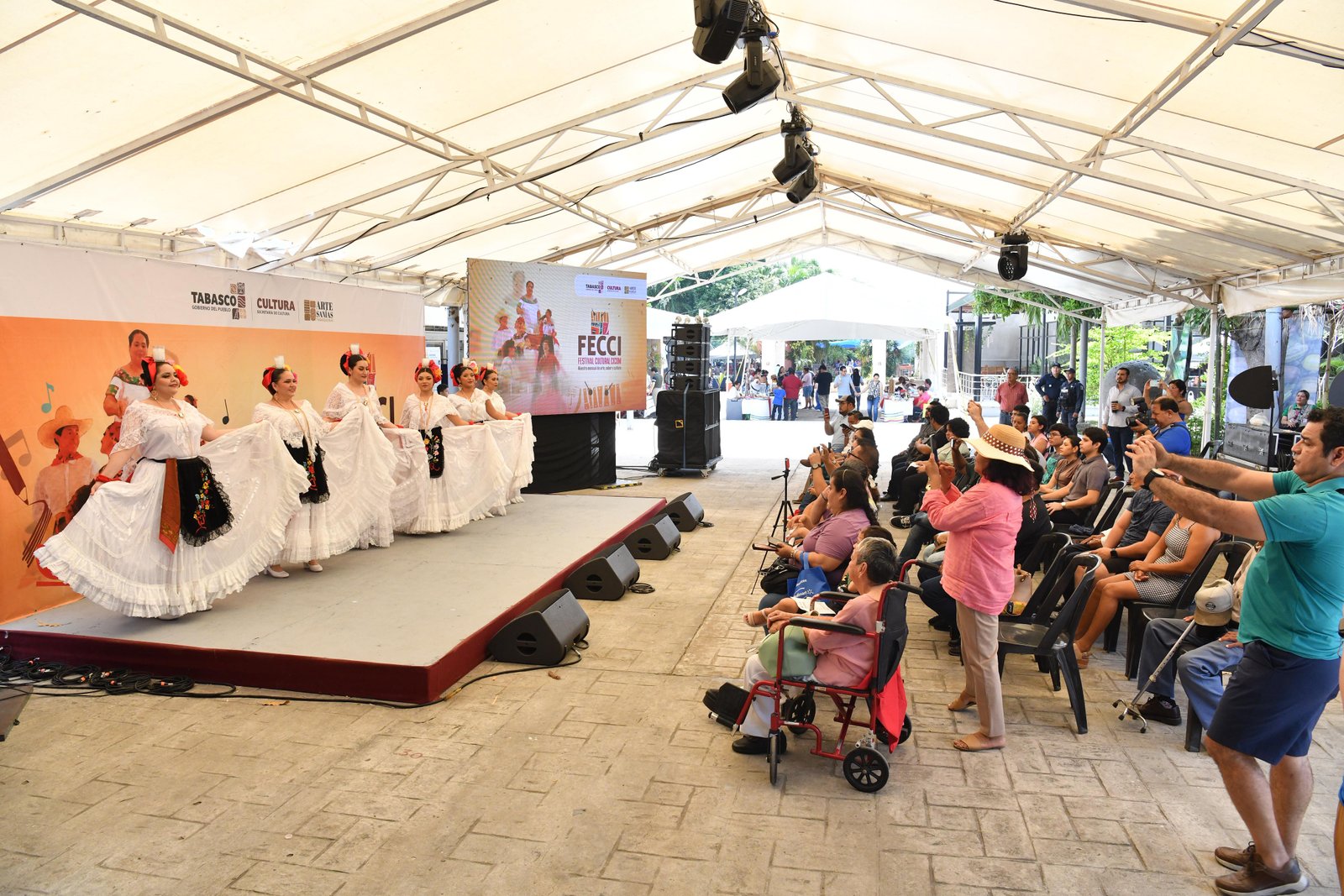 Destacan visitantes y participantes, importancia del FECCI para rescatar tradiciones y fortalecer cultura