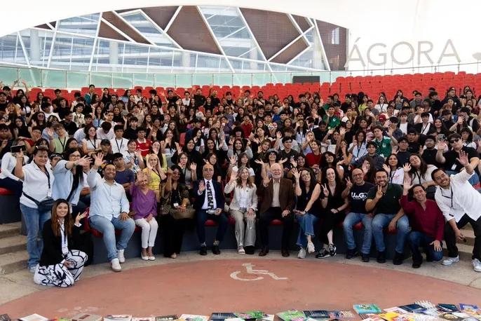 Maratón de lectura por la paz reunió a 1.5 millones de jóvenes