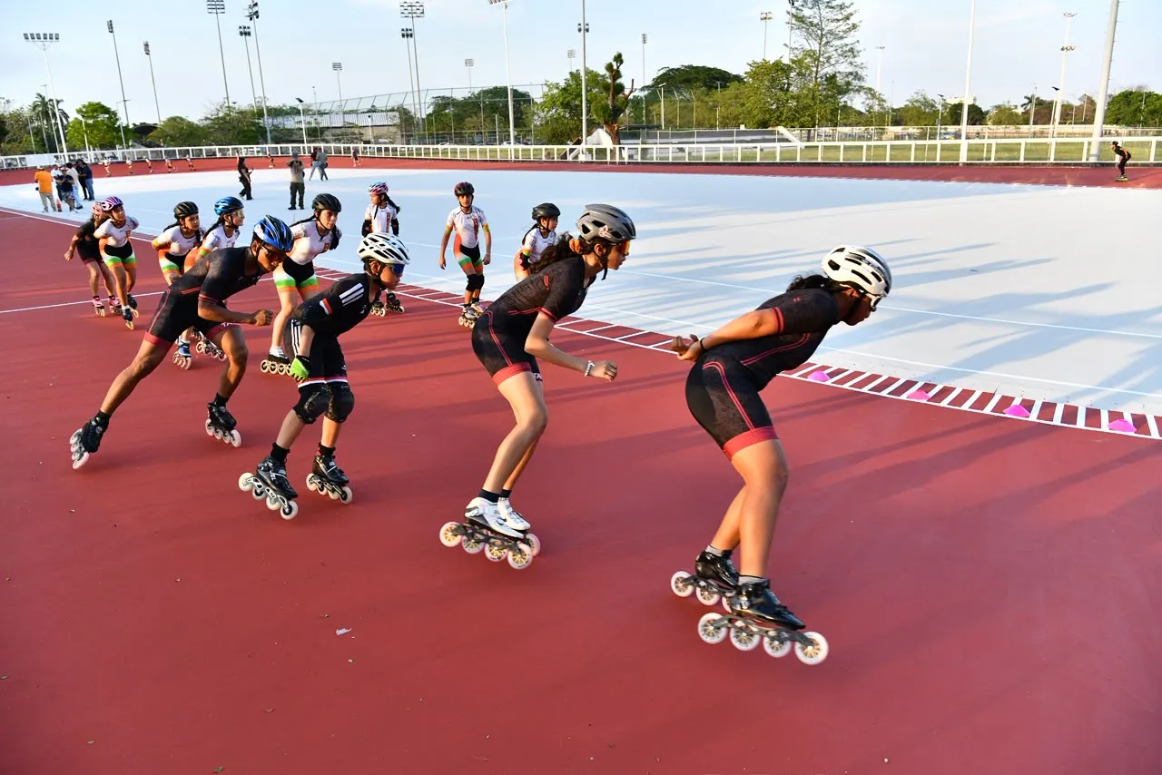Entrega Gobierno de Javier May nuevo Patinódromo a comunidad deportiva