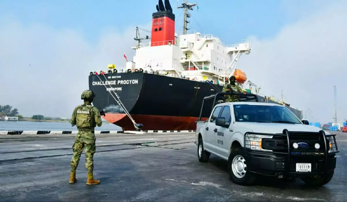 Operativo en Tampico tras decomiso de millones de litros de combustible, en el cual se basan las detenciones recientes de funcionarios y empresarios.
