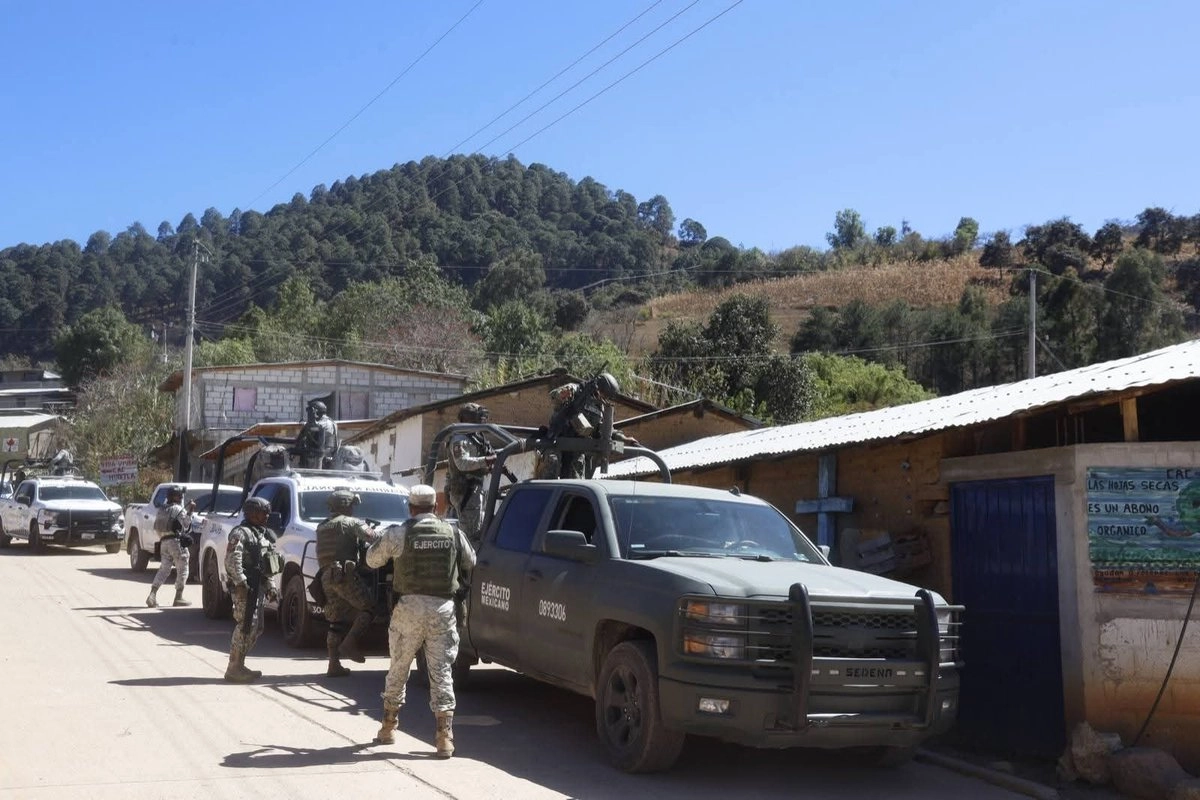 Federación y Estado toman control en Chilapa y atienden desplazados