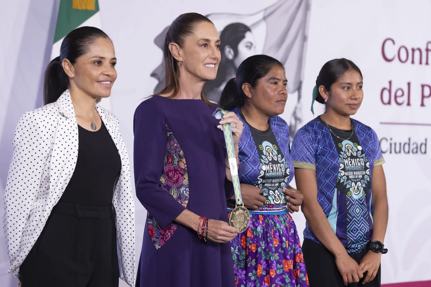 Mujeres mexicanas en EU aportan 1.1 billones a su economía
