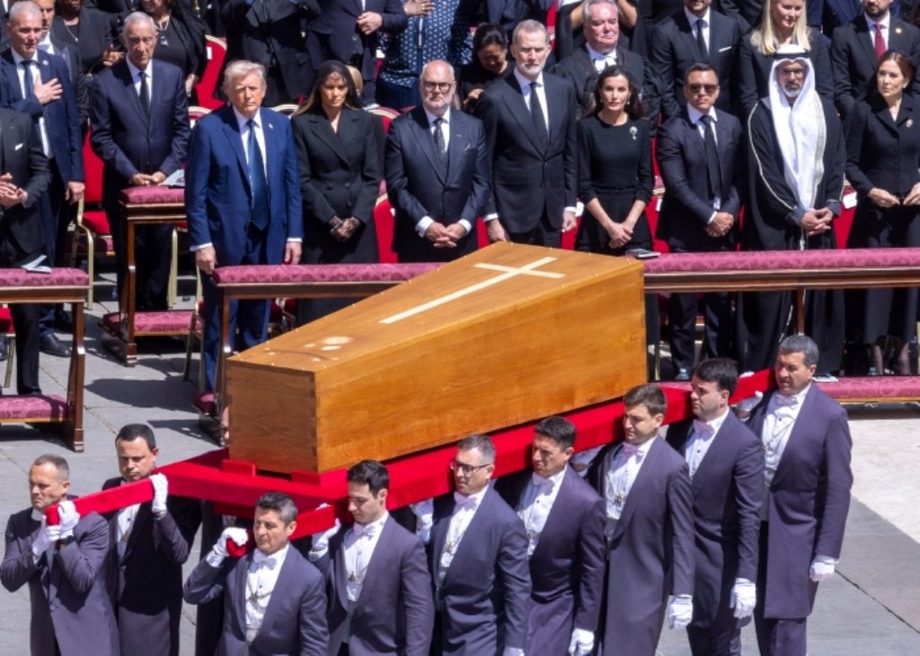 Miles despiden al Papa Francisco en emotiva ceremonia en Roma