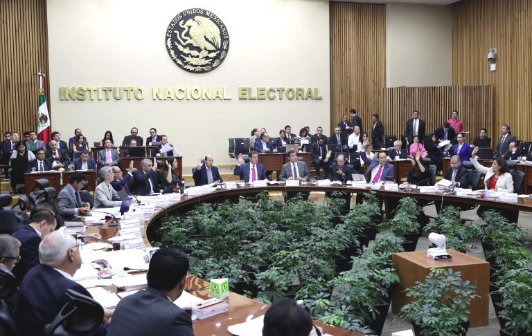 INE rechaza retirar spot de Morena