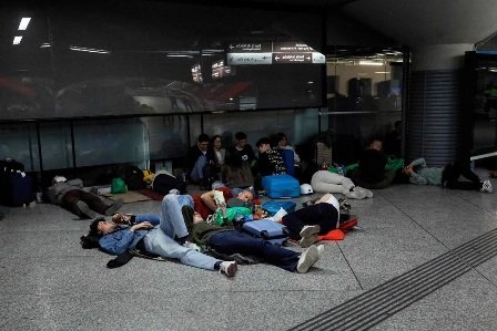 Sheinbaum exhibe que apagón en España se dio por privatizaciones