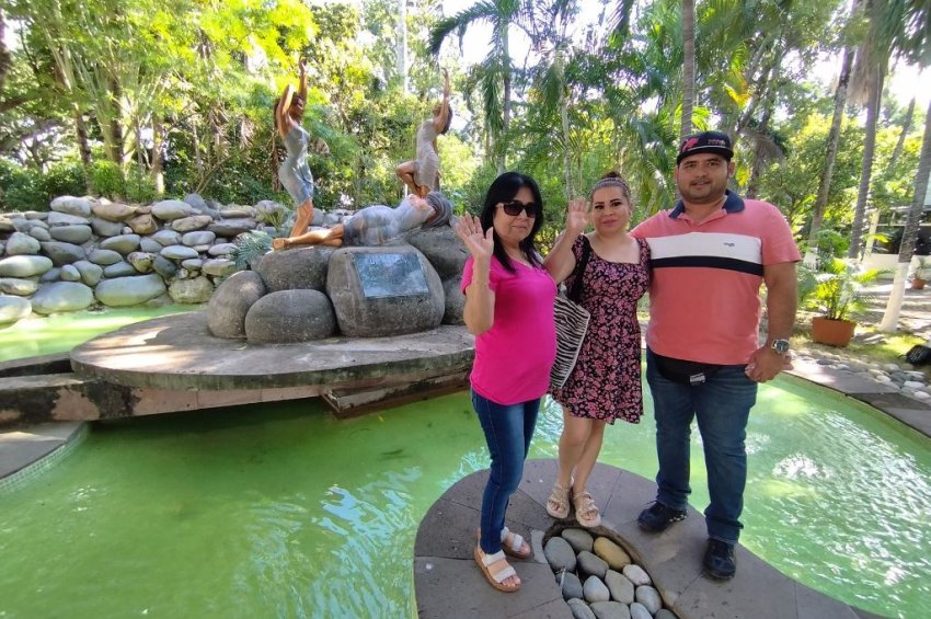 Y las rejas que estuvieron cerradas, se abrieron al pueblo 