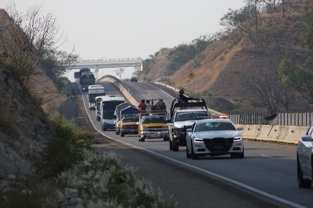 Caravana migrante reanuda andar de Oaxaca hacia CDMX