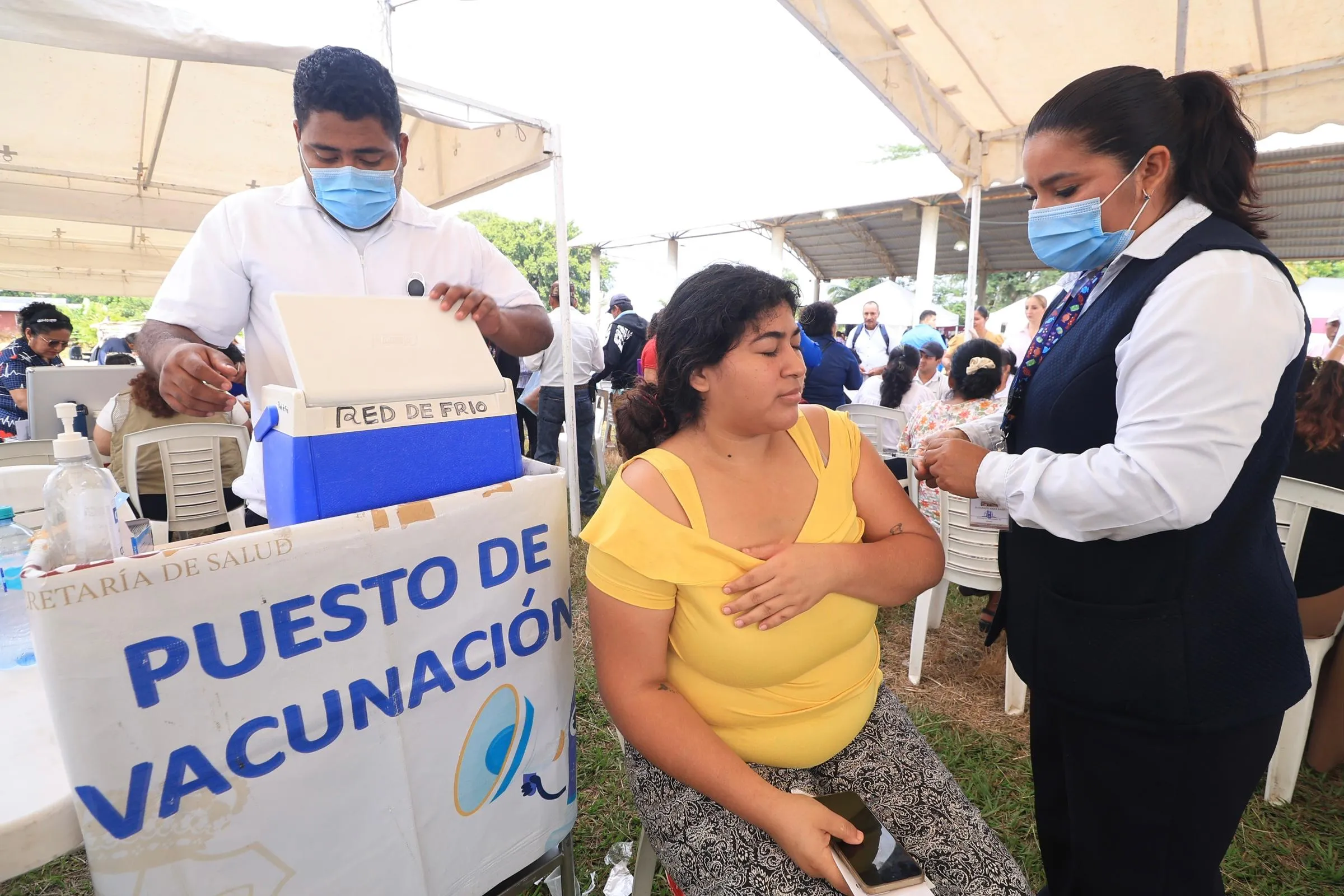 Tabasco reporta abasto total de vacunas y llama a completar esquemas
