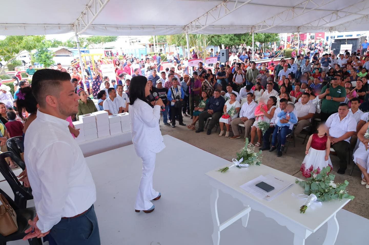 Lleva Yolanda Osuna atención directa con Centro +Cerca a Buenavista 1ª y 3ª sección