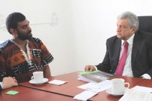 Se reúne AMLO con el director  internacional de  Greenpeace,  Kumi Naidoo