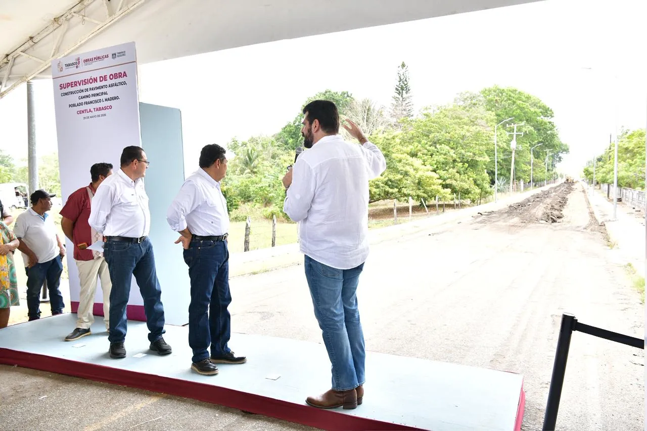 Javier May supervisa y pone en marcha obras viales en Centla por más de 31.6 mdp