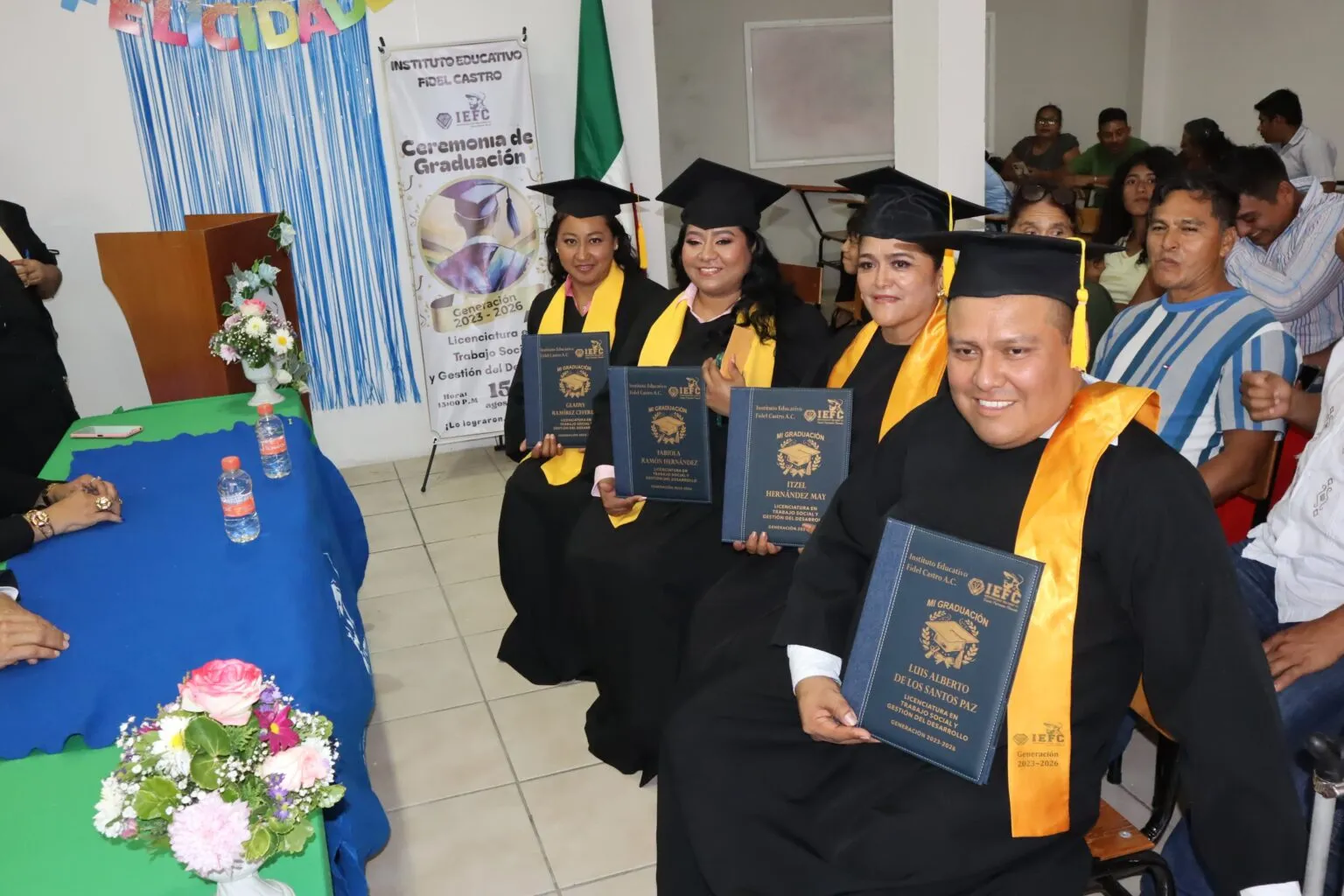 Cuatro egresados reciben título en Trabajo Social en el IEFC de Tabasco