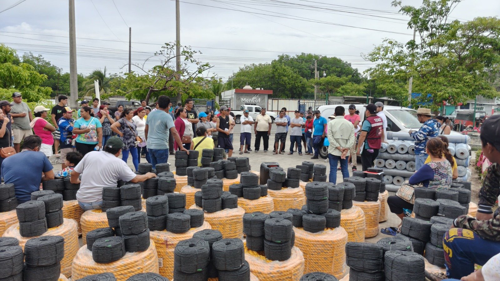 Programa Pescando Vida cumple meta de 700 productores de ostión en Tabasco