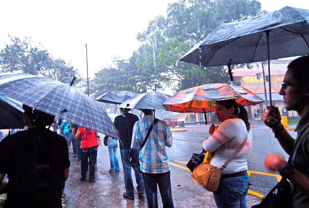 Fenómeno La Niña refuerza frío, lluvias y posiblemente huracanes