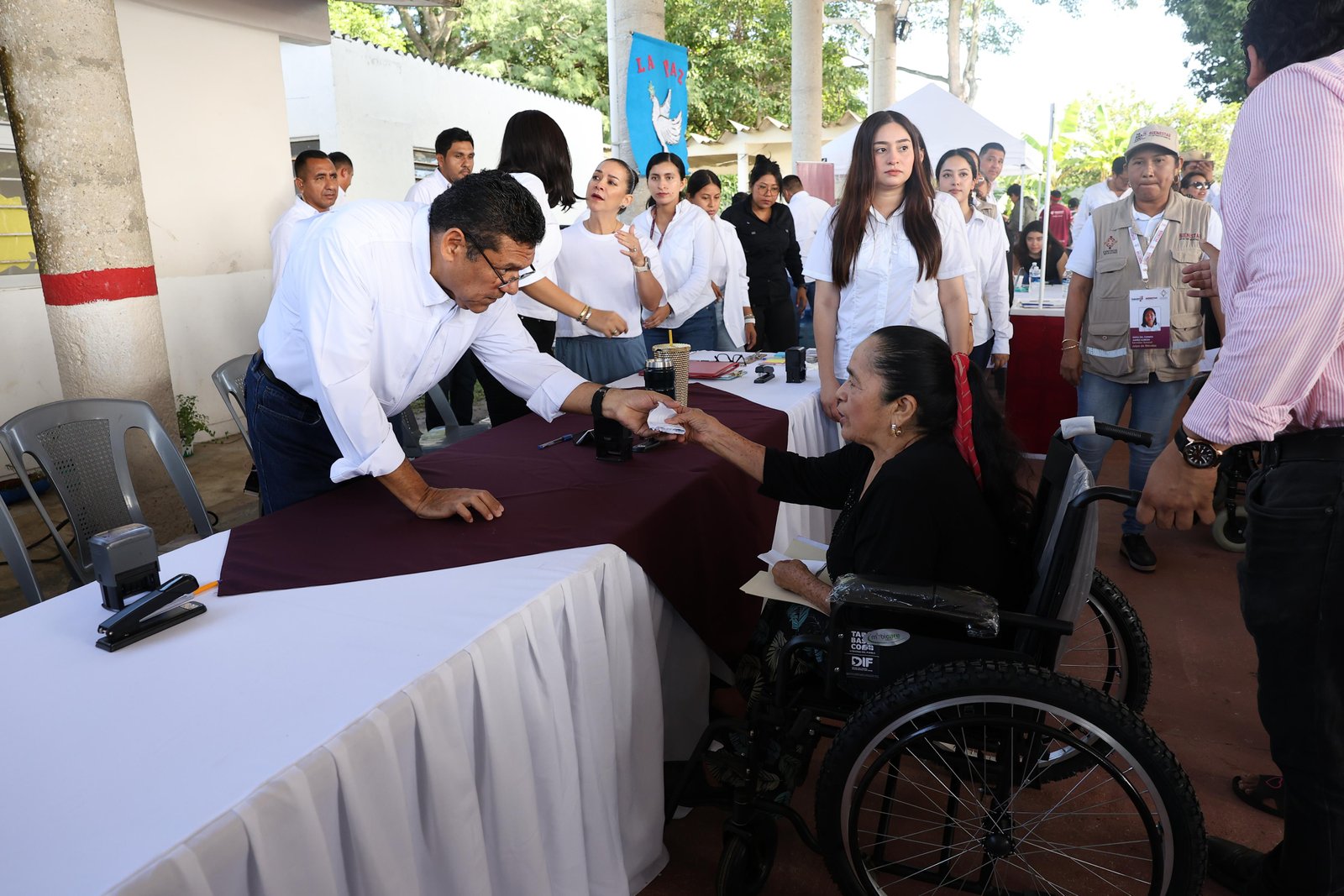 Encabeza Javier May audiencias públicas en Tierra Adentro, Jalpa de Méndez