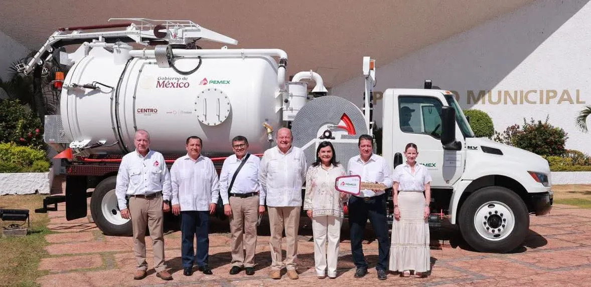 Centro fortalece servicios con Vactor donado por Pemex