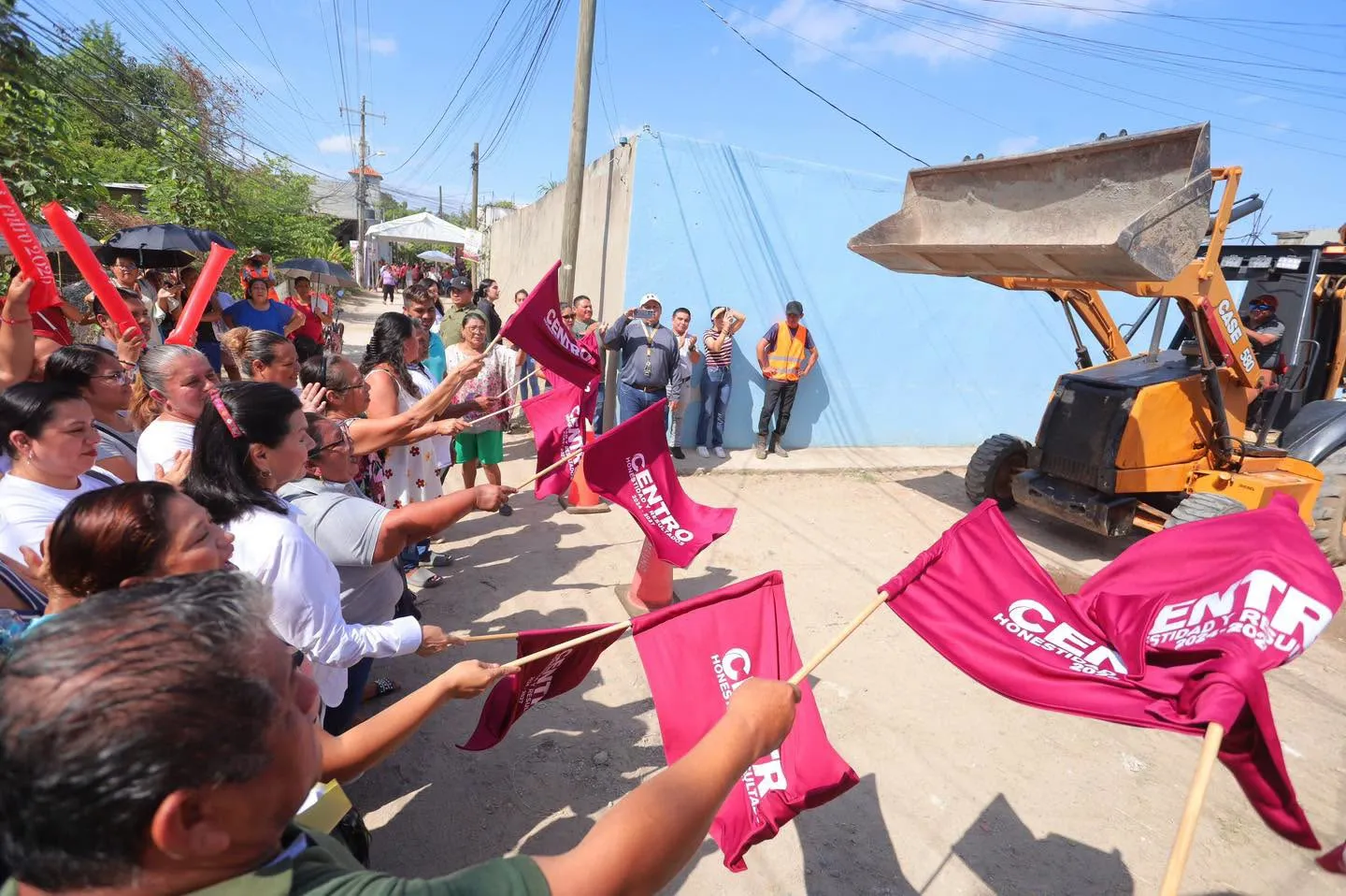 Pone en marcha Yolanda Osuna obras de pavimentación y alumbrado en tres colonias