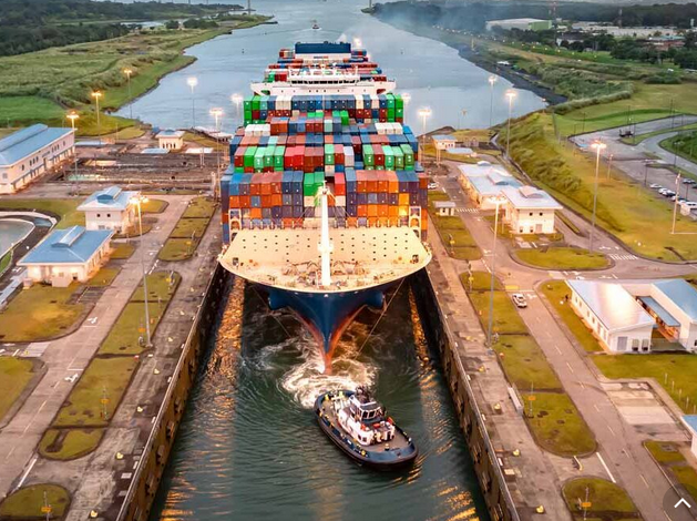 Trump sugiere que EU evalúe retomar por la fuerza el Canal de Panamá