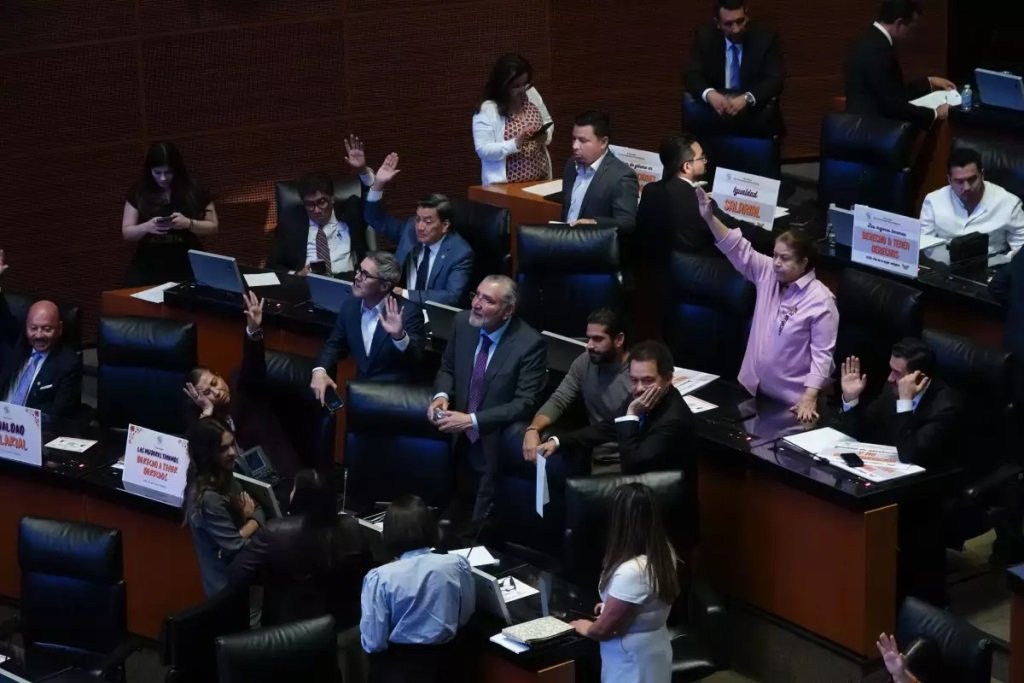 Senado aprueba reforma, crea el “derecho petrolero para el bienestar”