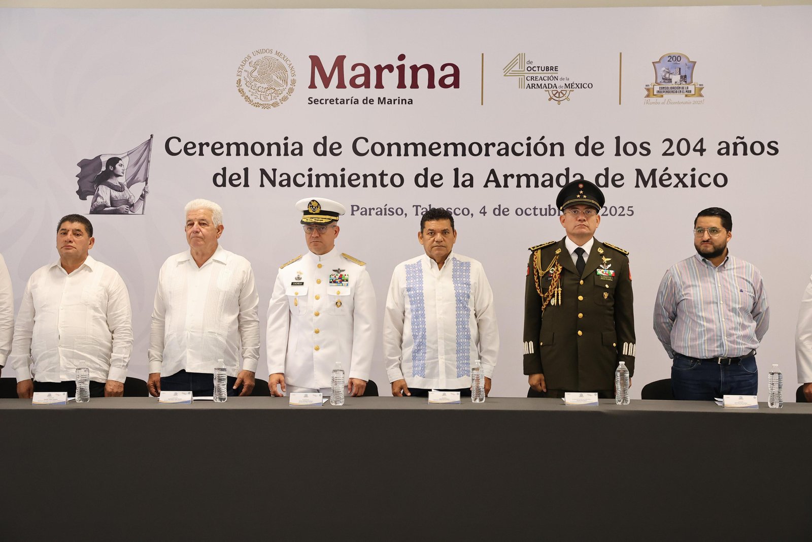 Atestigua Javier May conmemoración de los 204 años de la Armada de México