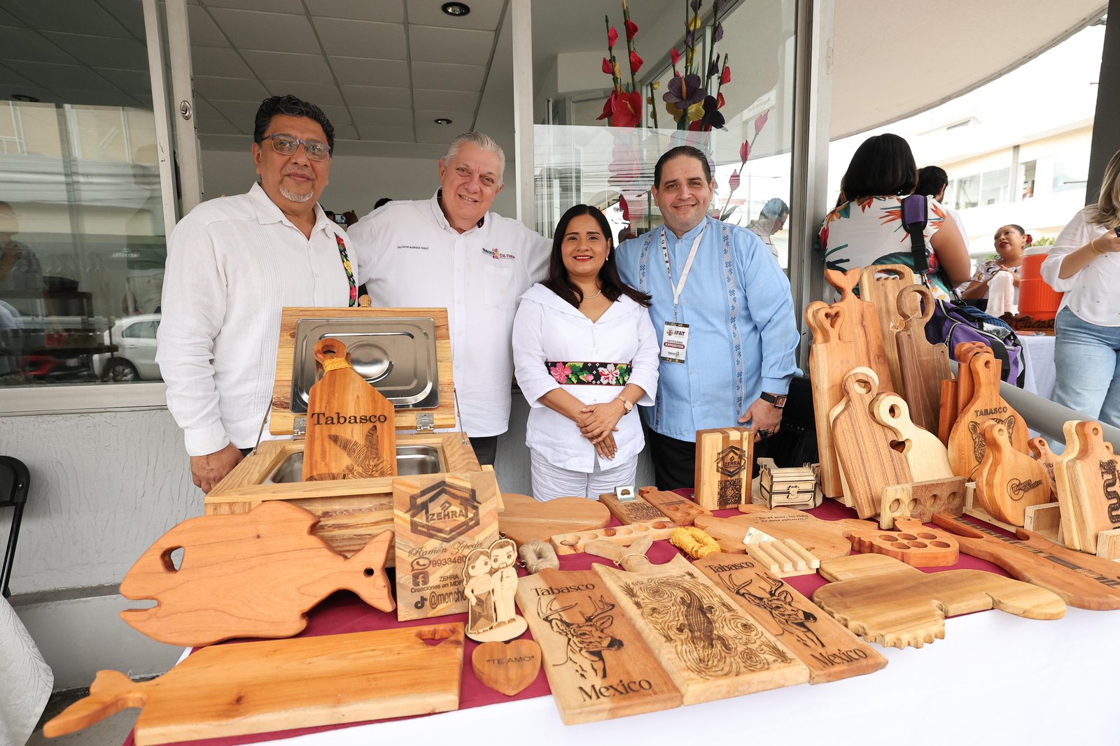 Buscan proteger la tira bordada de Tabasco con sello oficial