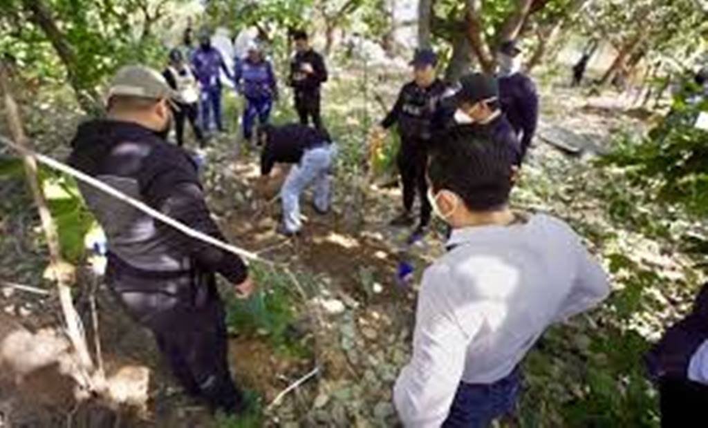 Hallan cuerpos en fosas clandestinas en Chiapas