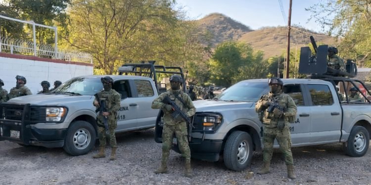Abaten a 11 de "Los Mayos"; retienen y liberan a hija del "Mayo"