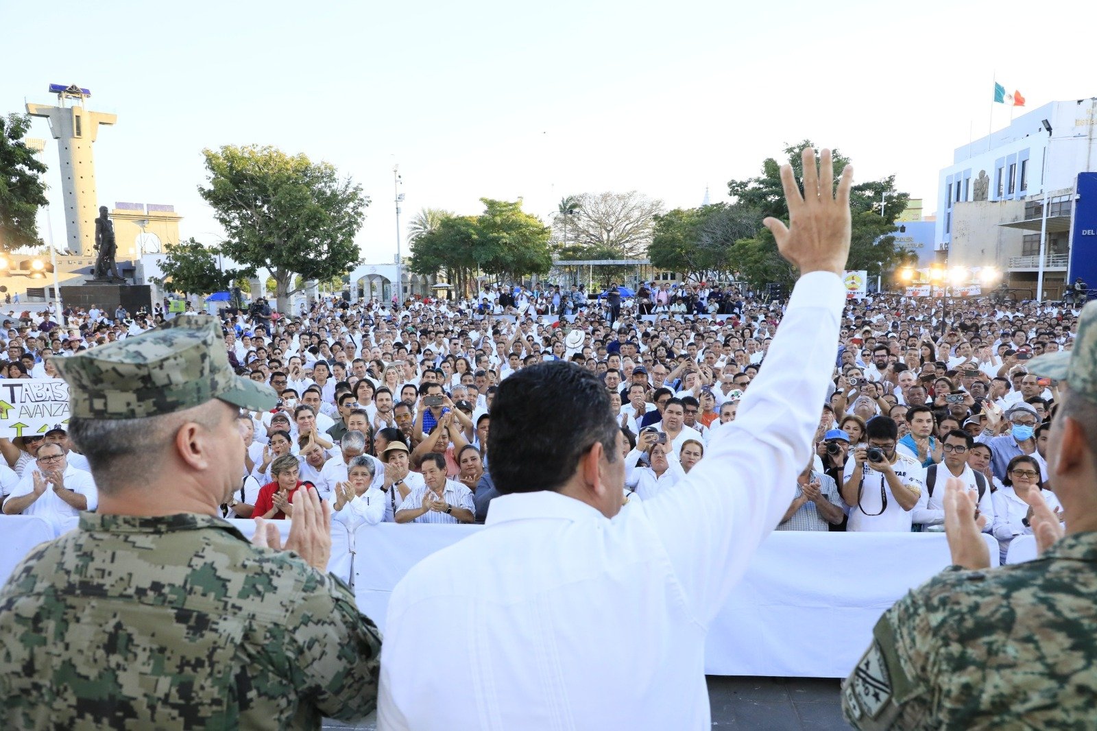 En su segunda Marcha de la Lealtad, miles de tabasqueños refrendan apoyo a May y a sus programas