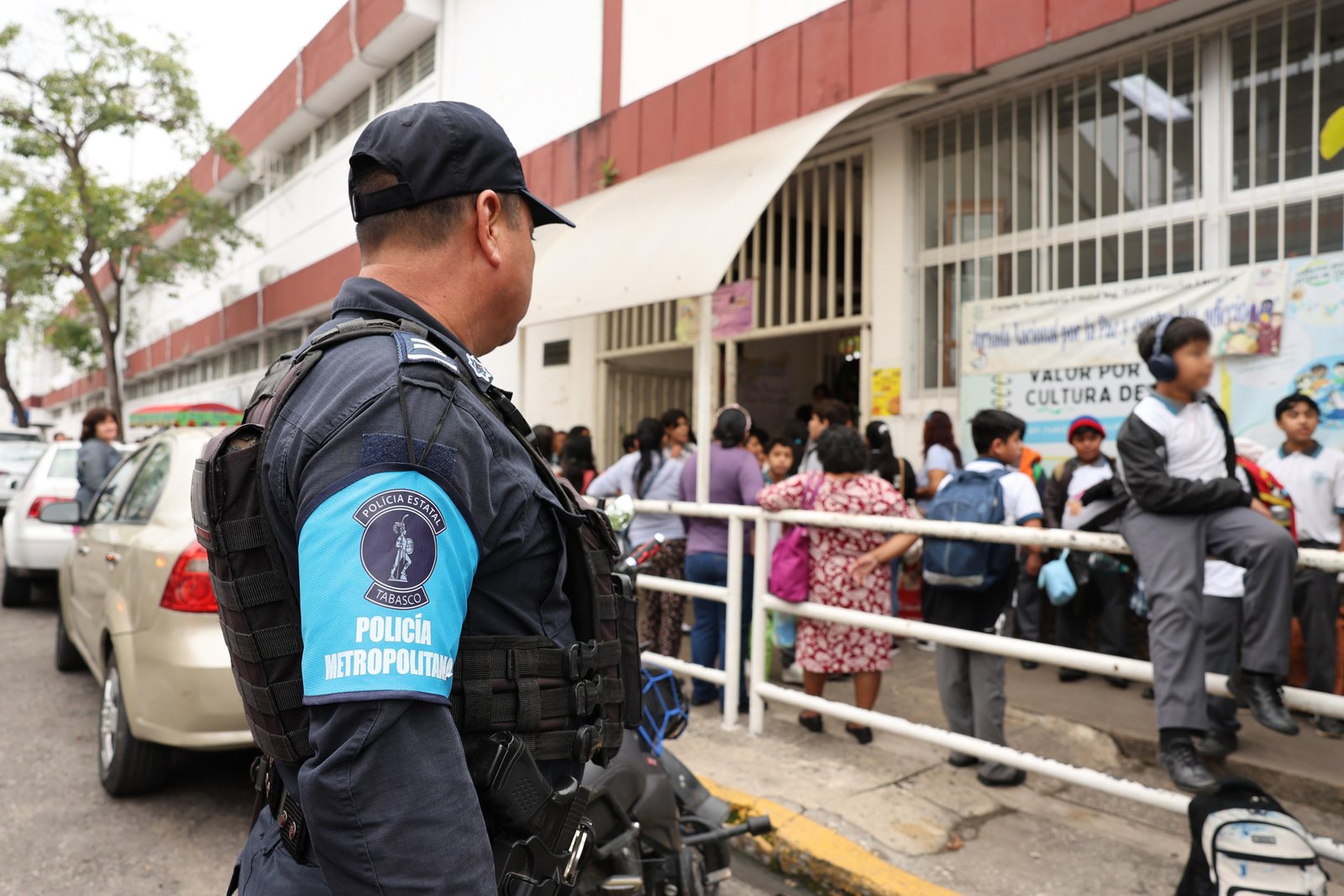 Policía Metropolitana fortalece seguridad y confianza en instituciones y entornos escolares