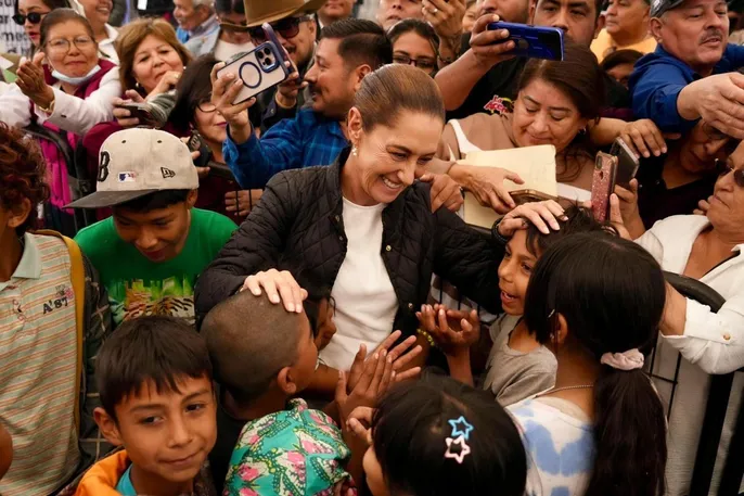 Sheinbaum garantiza justicia a trabajadores de Altos Hornos