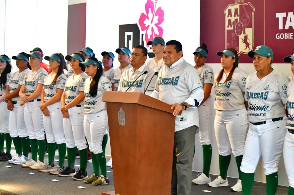 Presentan a integrantes del equipo Olmecas de Tabasco