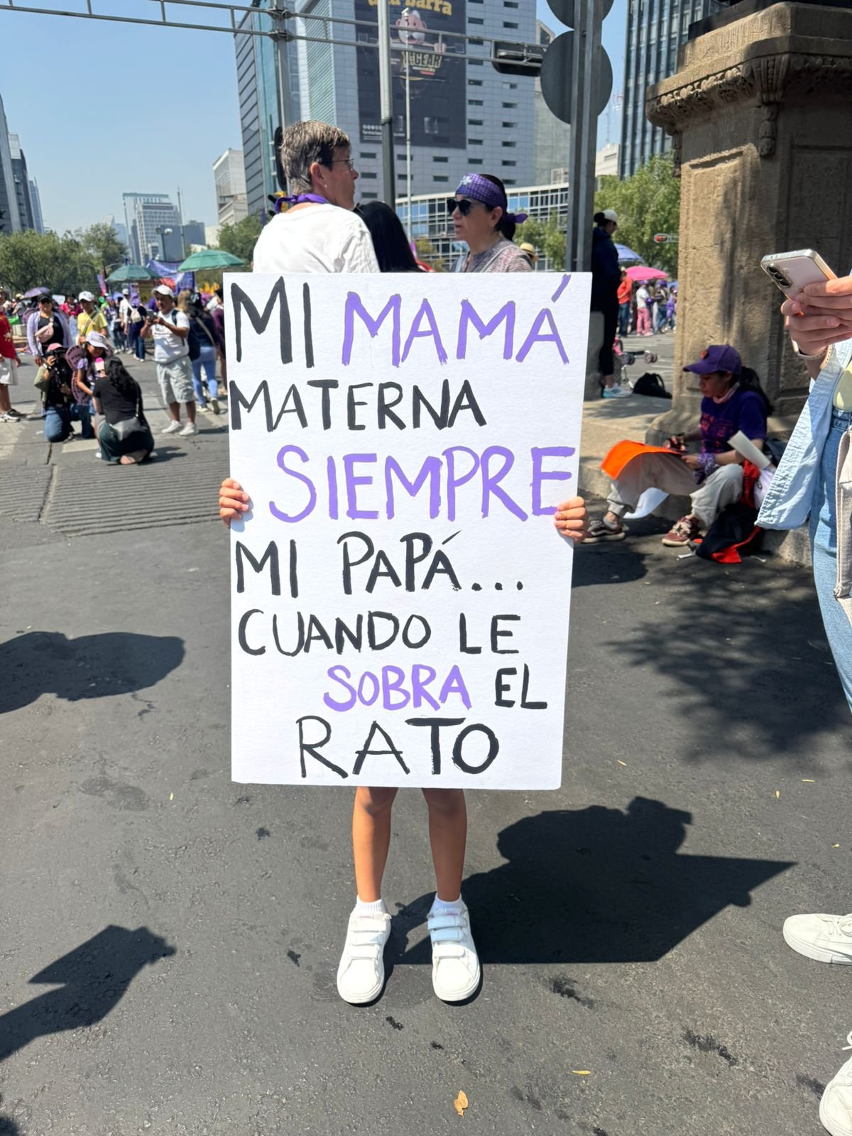 Exhiben a deudores alimentarios en Oaxaca; madres e infancias exigen justicia