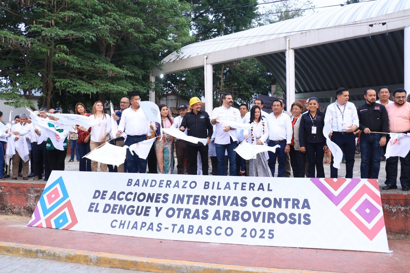 Estas acciones buscan reducir la incidencia del dengue y contener la transmisión en esta zona geográfica donde existe una amplia movilidad.
