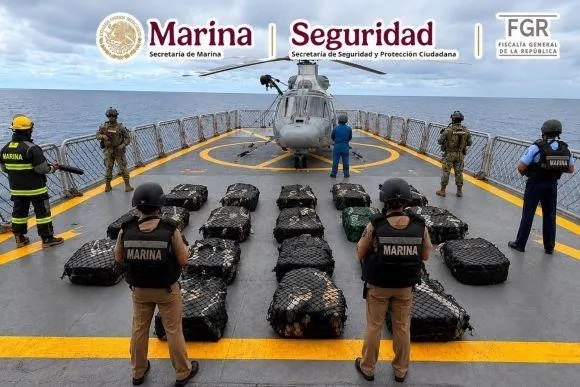 García Harfuch reporta cinco detenidos con 3 toneladas de cocaína y armas en un operativo