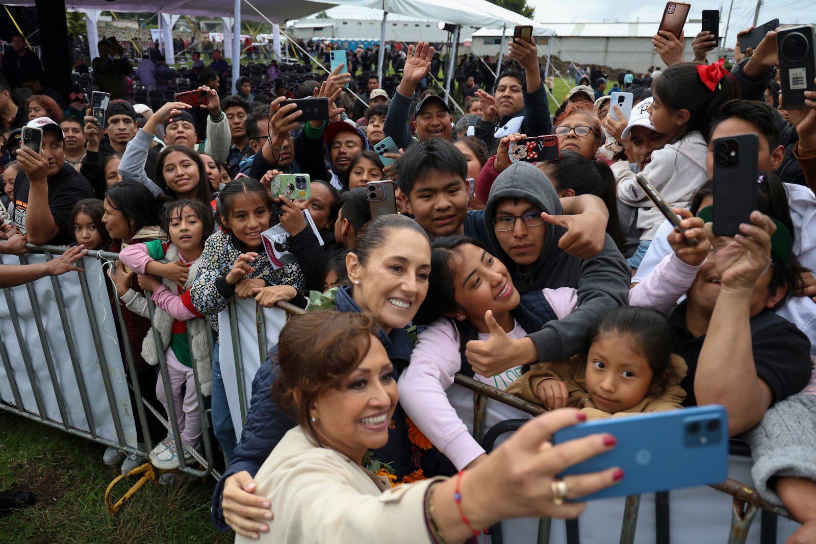 Sheinbaum entrega recursos directos a pueblos indígenas y afromexicanos