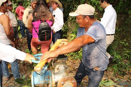 CEAS y ciudadanía: Acuerdan trabajos en la captación agua del poblado Vicente Guerrero, de Teapa