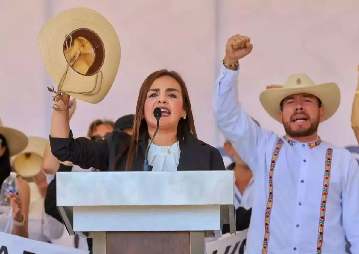 Detienen a funcionaria municipal por crimen de  Carlos Manzo