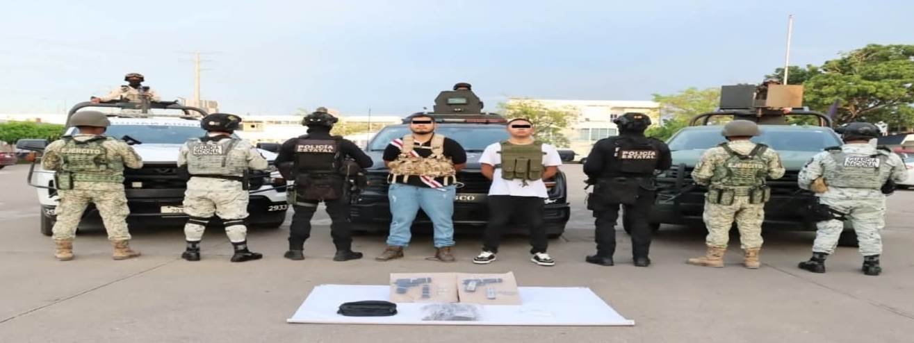 Detienen a dos hombres con armas y drogas en operativo FIRT Olmeca