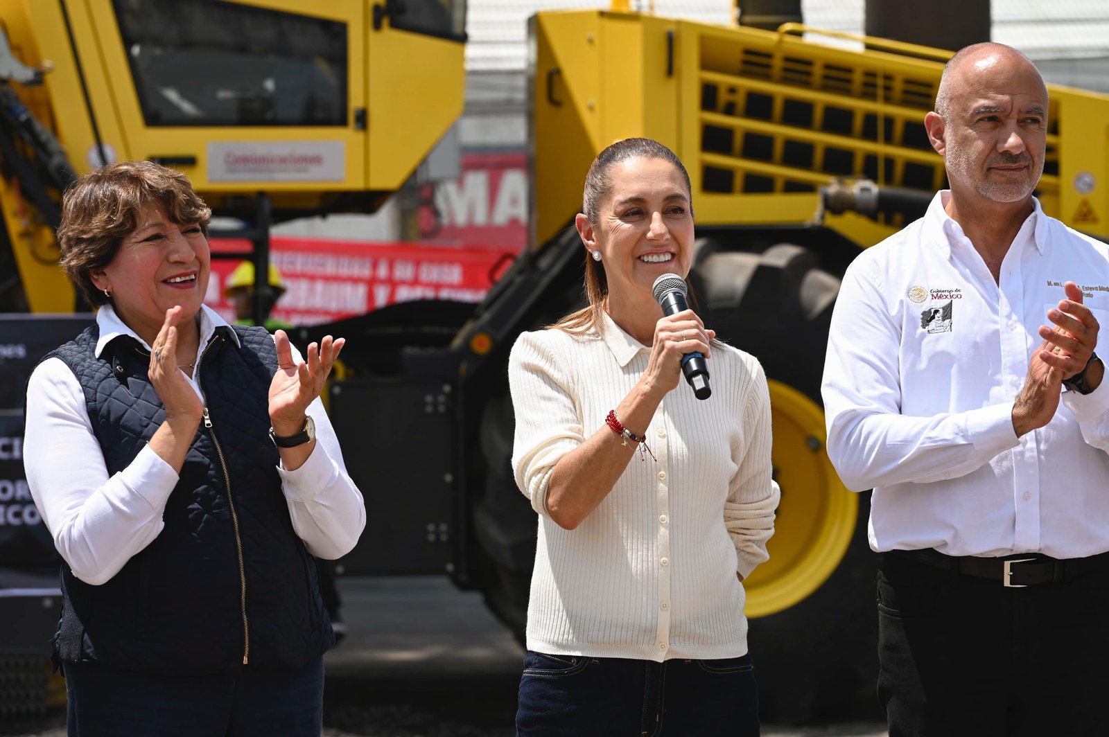 Sheinbaum pone en marcha trenes de repavimentación para carreteras federales