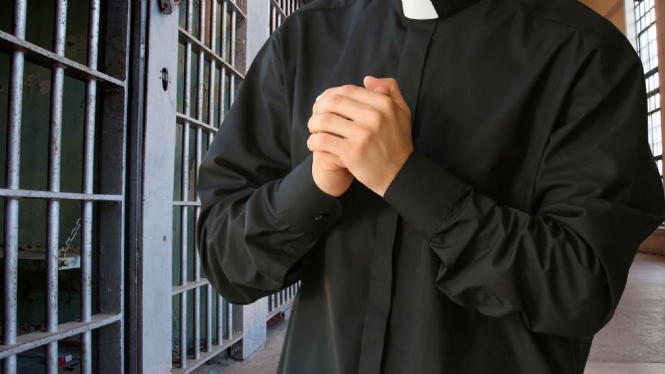 Detienen a sacerdote Antonio Cabrera por presunto abuso a menor