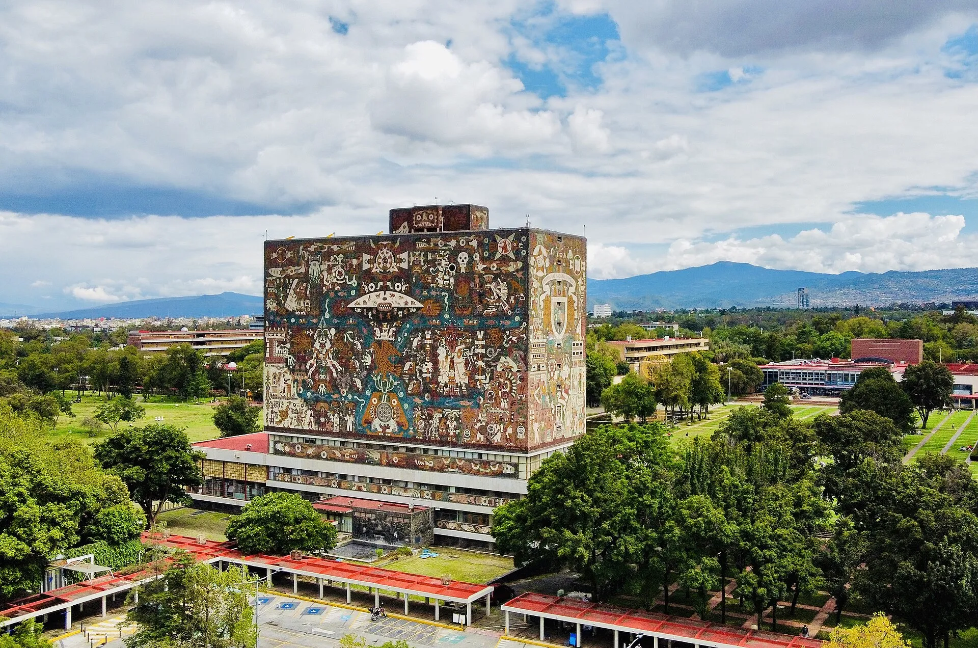 UNAM suspende inscripciones de primer ingreso a licenciatura 2026-2027