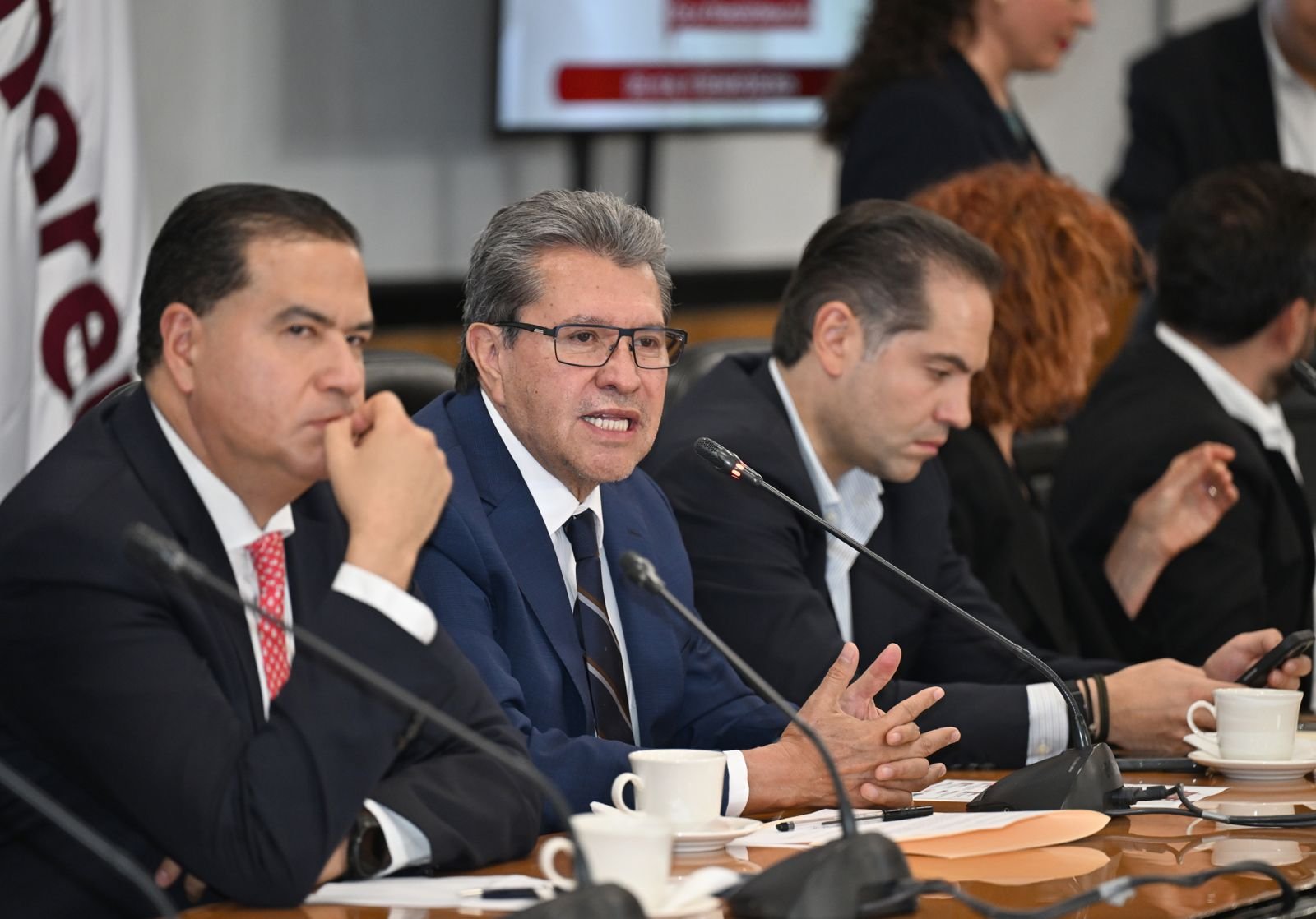 Alertan sobre reclutamiento de menores por cárteles vía redes sociales